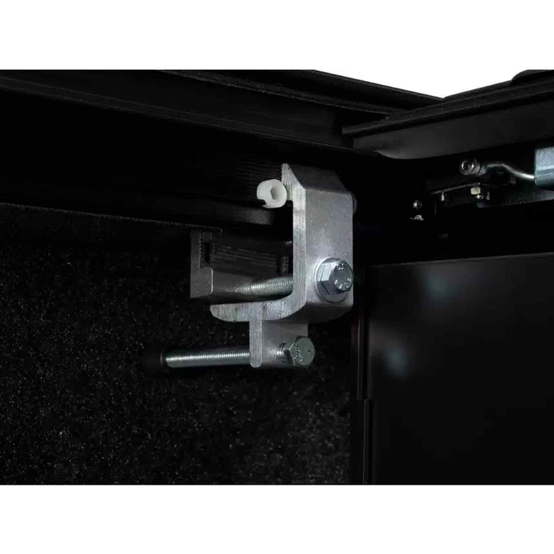 RetraxPRO XR GMC And Chevy 1500 Retractable Tonneau Cover - RTX-T-80481