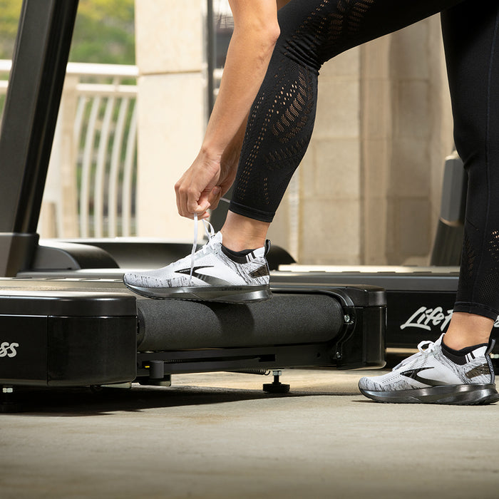 Life Fitness Club Series+ Treadmill - CST-SL-BLKLF-DOM14